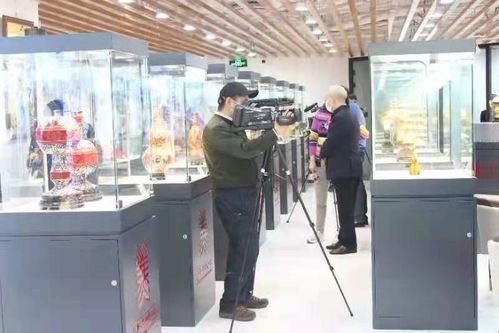 北京工美集团工艺品厂席闻大师历年获奖作品巡展首展在京举行